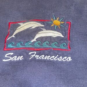 Navy San Francisco Crewneck 
🐬 ☀️ 🌊❤️